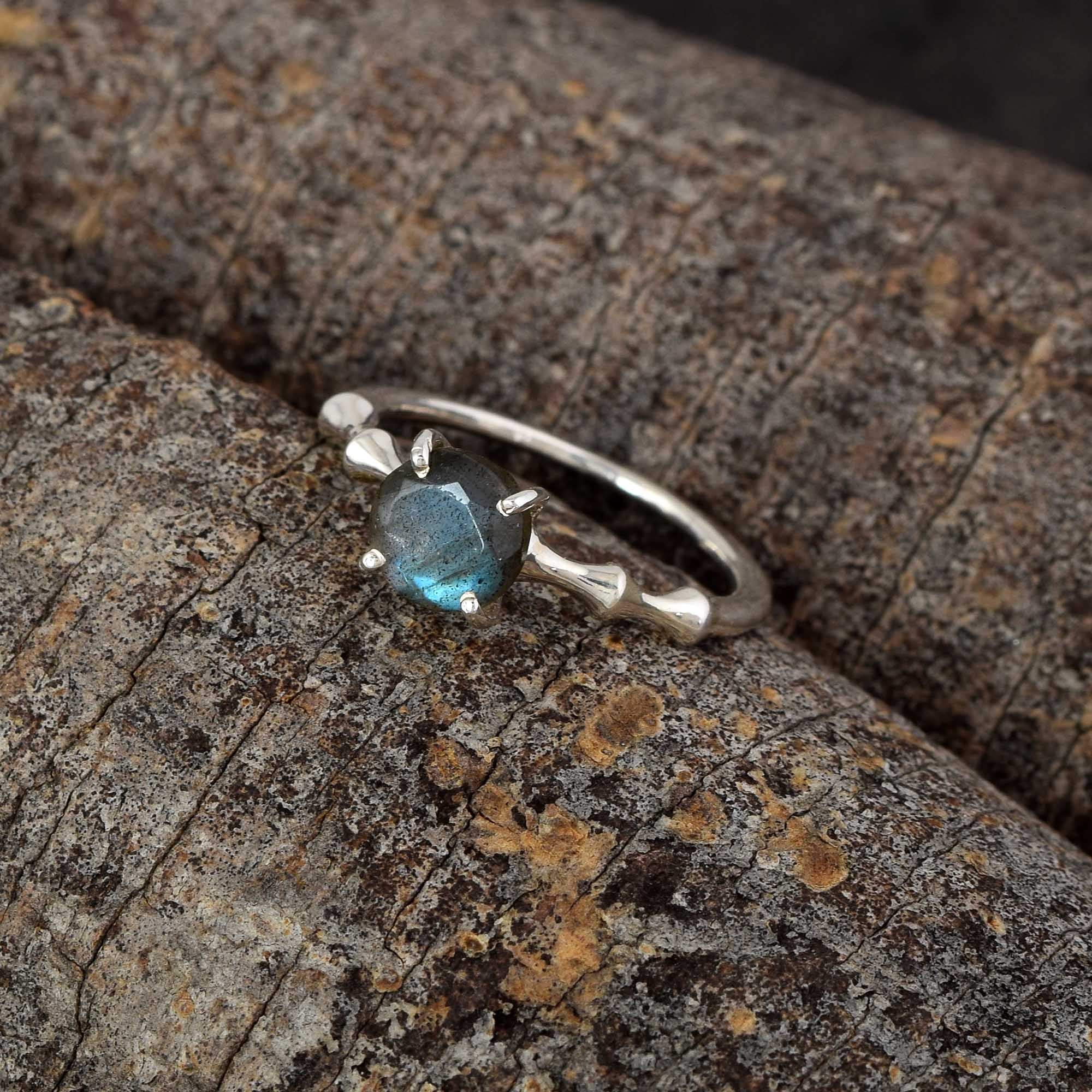 Oval Labradorite Bamboo Band Ring