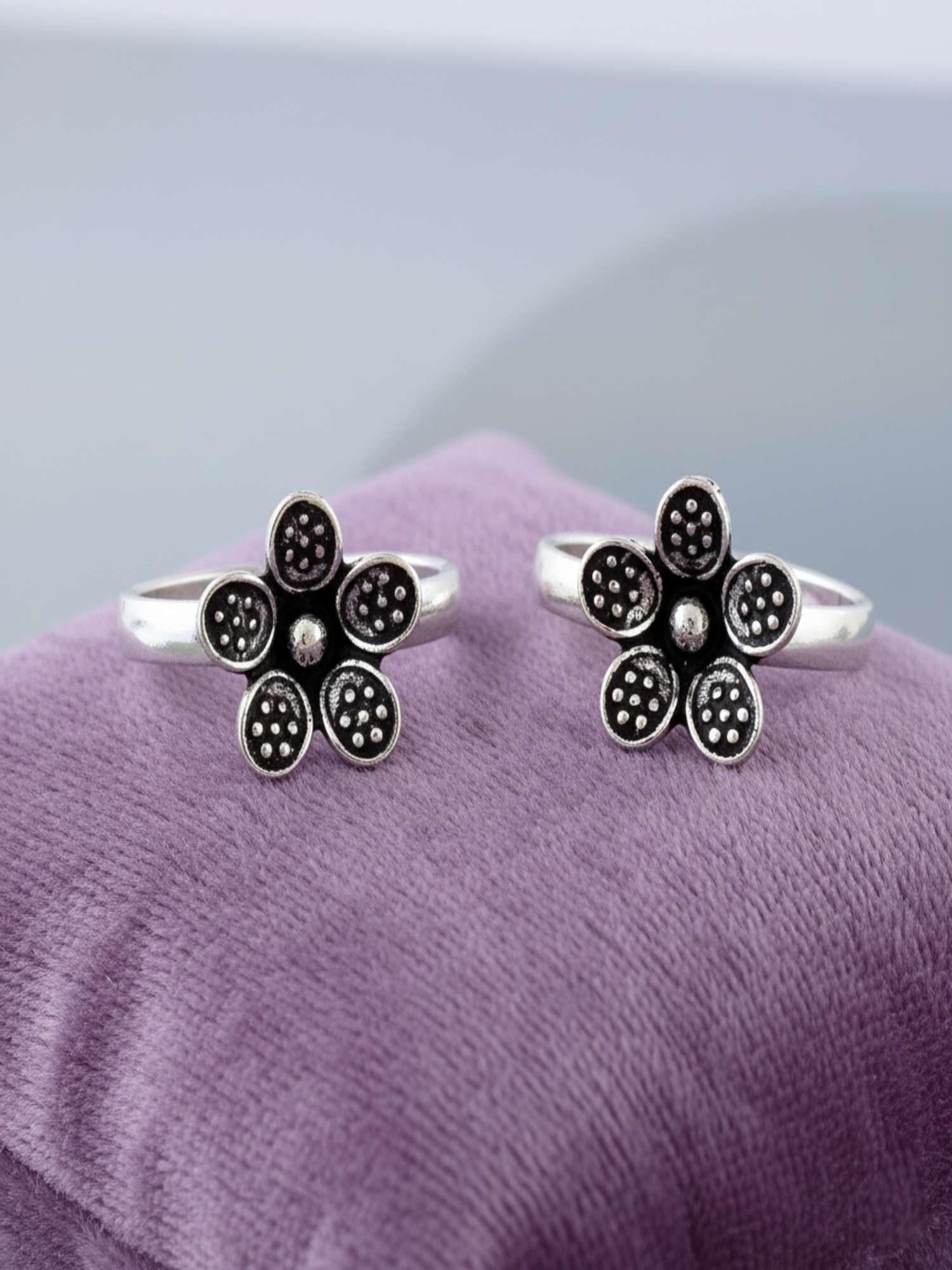 Oxidized Flower Bichiya Pair