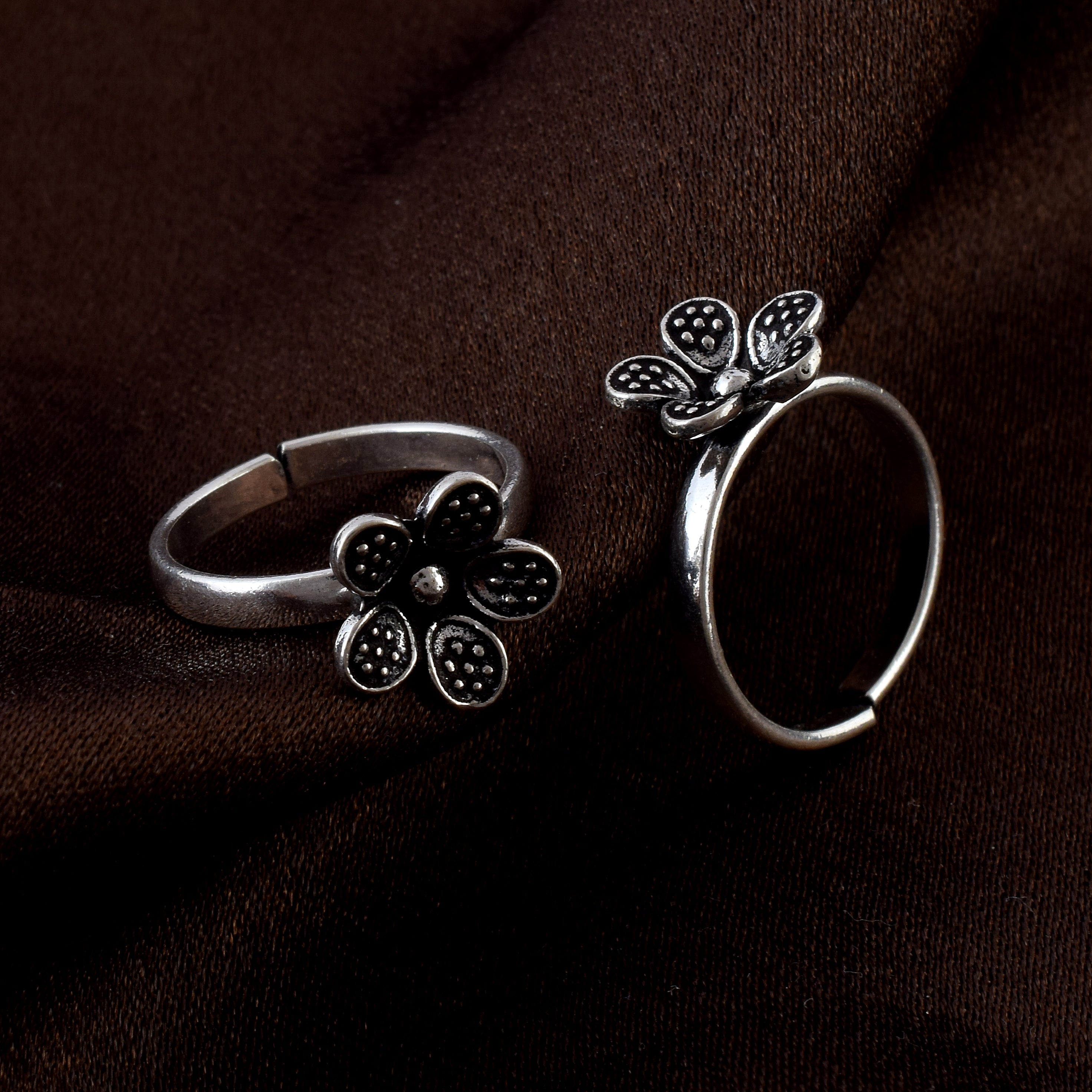 Oxidized Flower Bichiya Pair