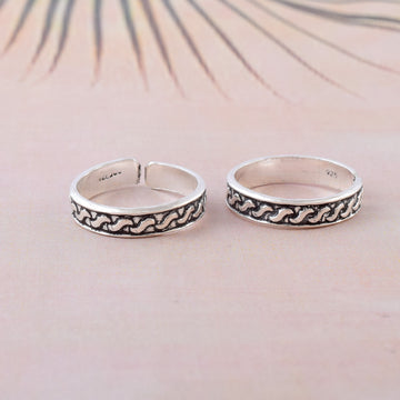 Silver Wave Pattern Toe Rings