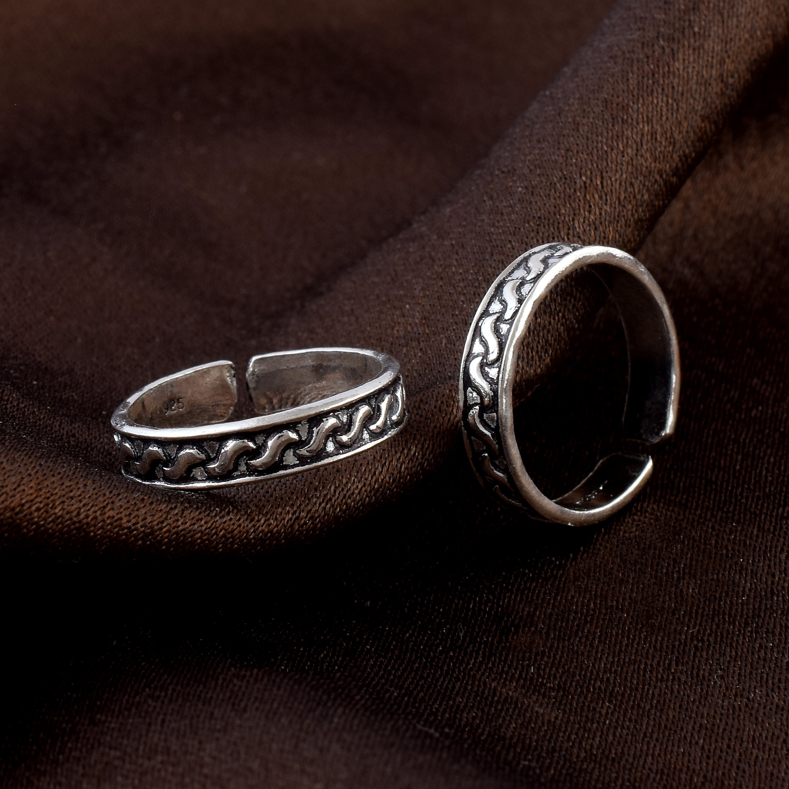 Silver Wave Pattern Toe Rings