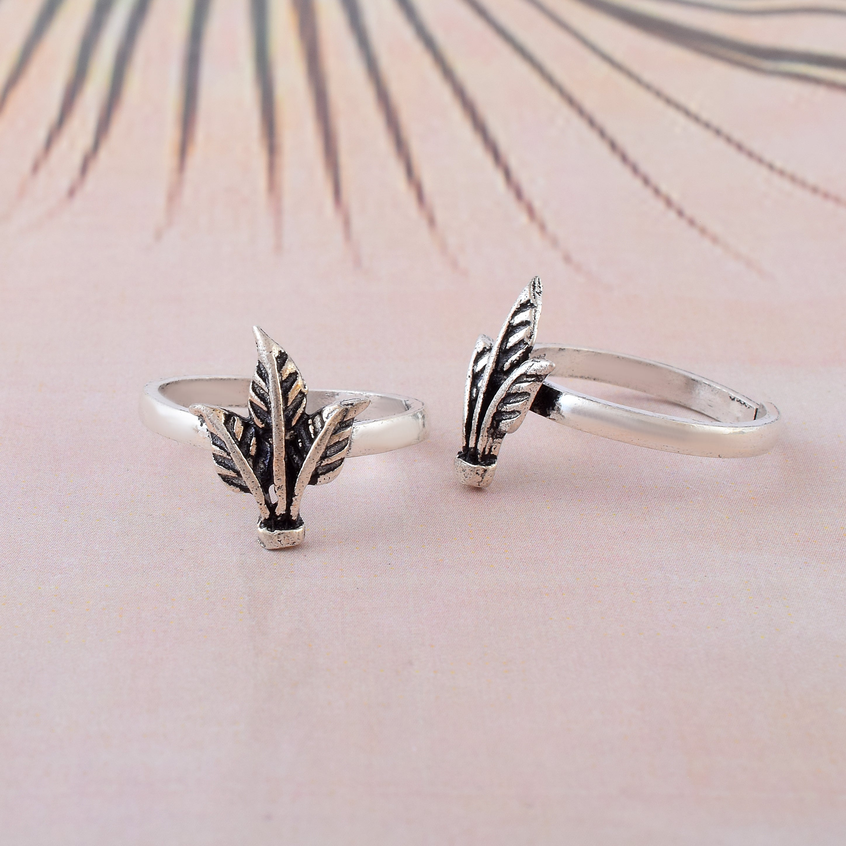 Silver Leaf Motif Toe Rings