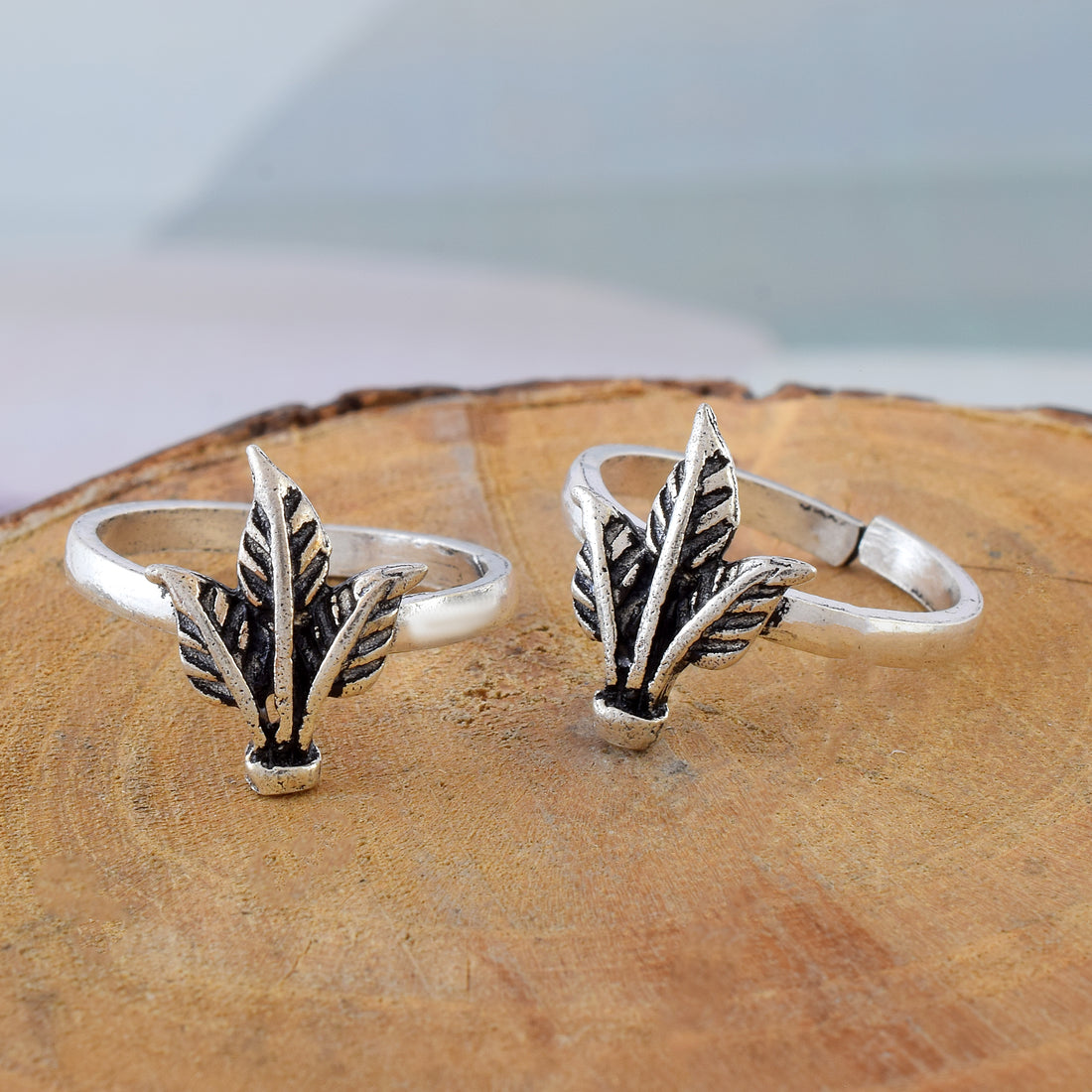 Silver Leaf Motif Toe Rings