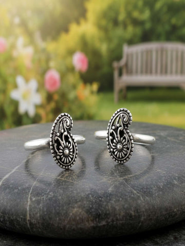 Traditional Textured Silver Toe Jewelry