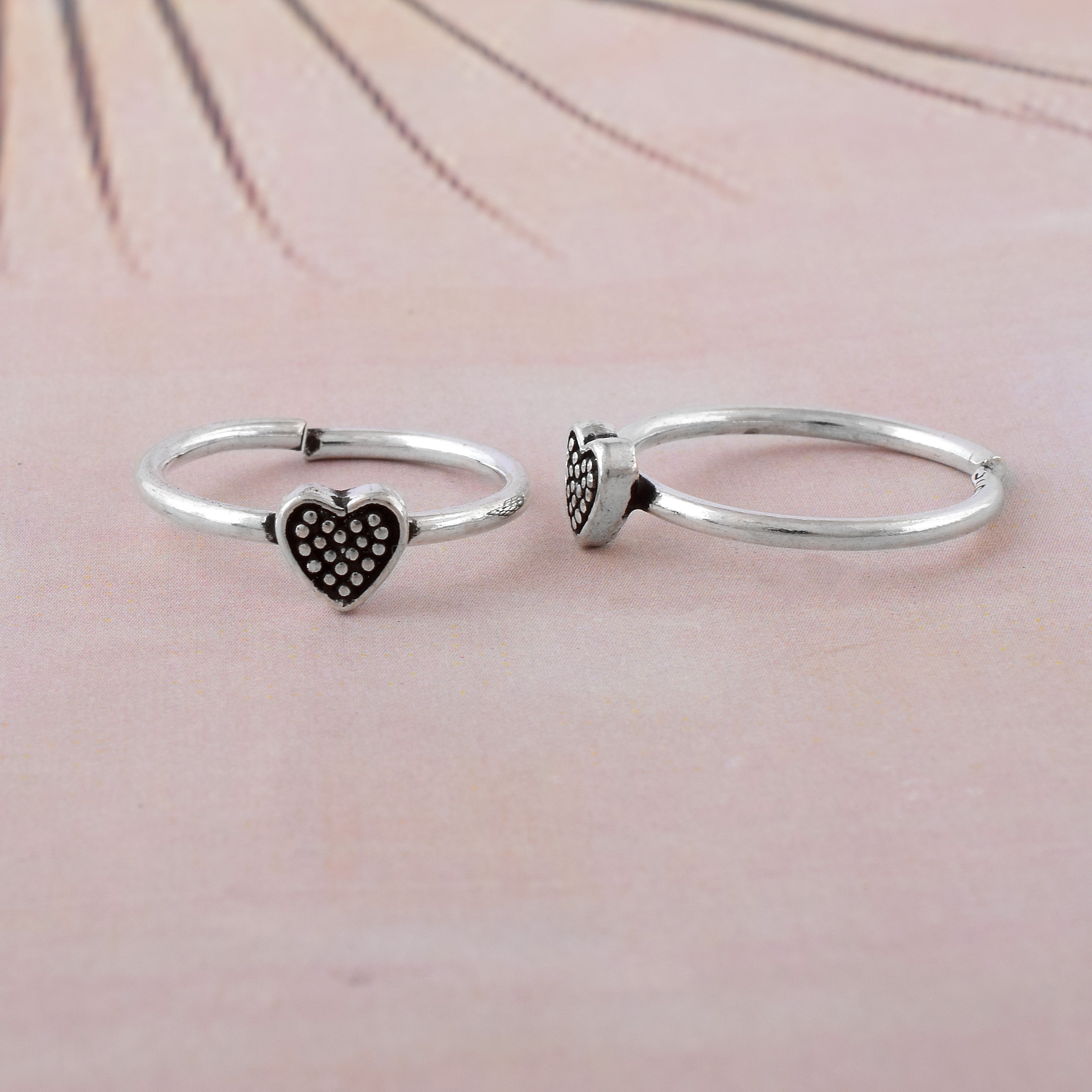 Silver Dotted Heart Toe Rings
