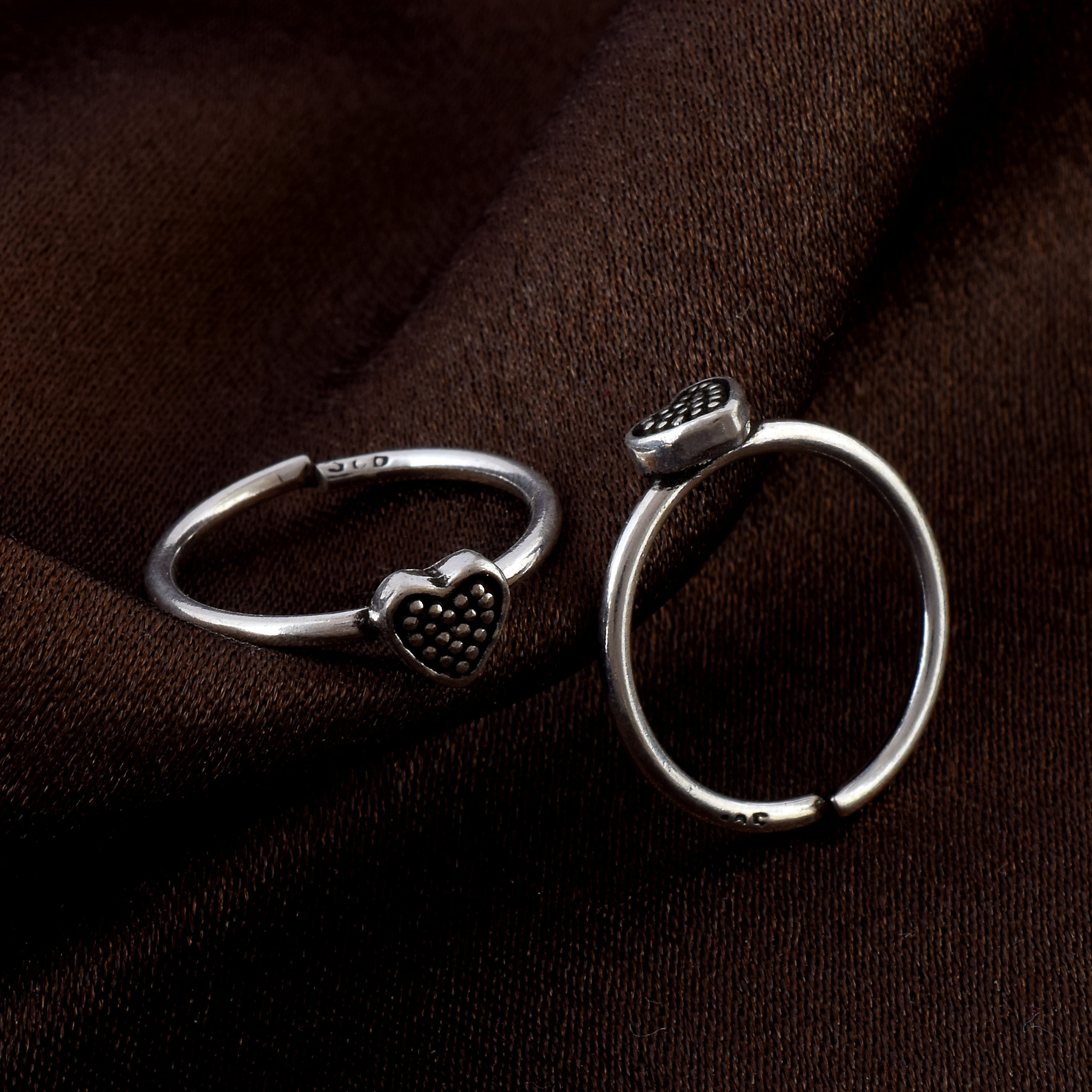 Silver Dotted Heart Toe Rings