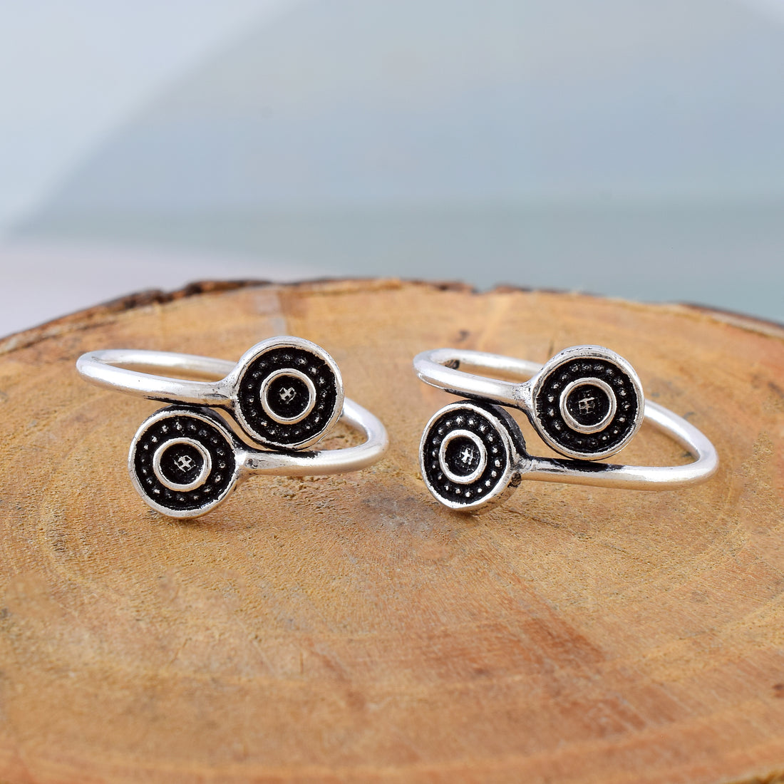 Oxidized Wheel Motif Bypass Bichiya