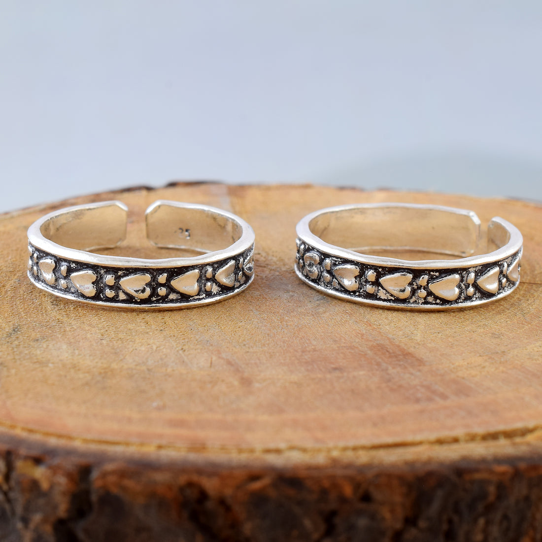 Oxidized Multi-Heart Band Bichiya