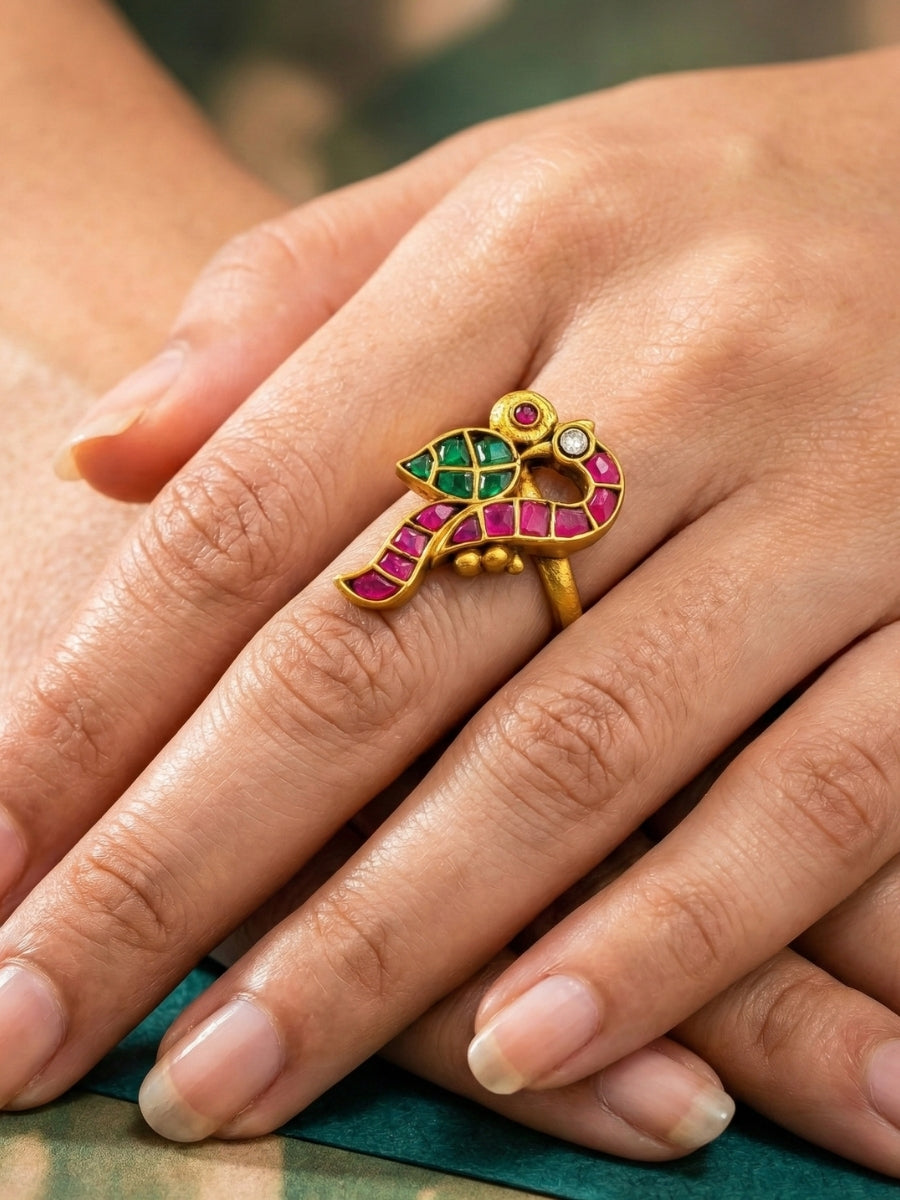 Vintage Leaf Motif Statement Ring