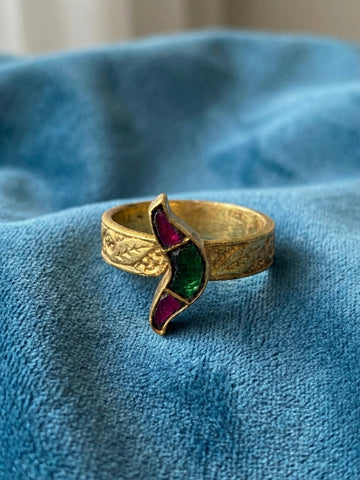 Handcrafted Kundan Chevron Ring