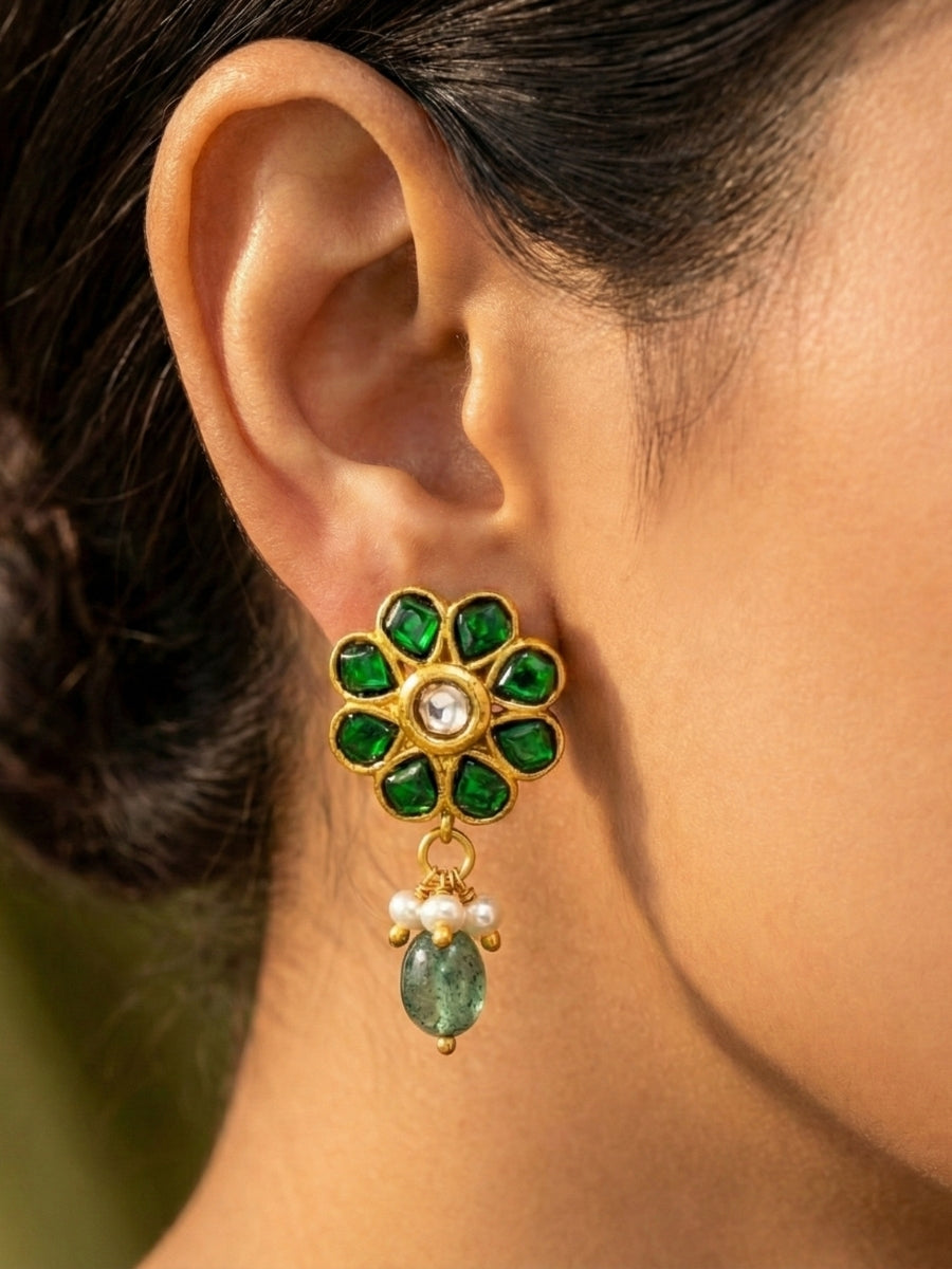 Kundan Emerald Bloom Stud Earrings