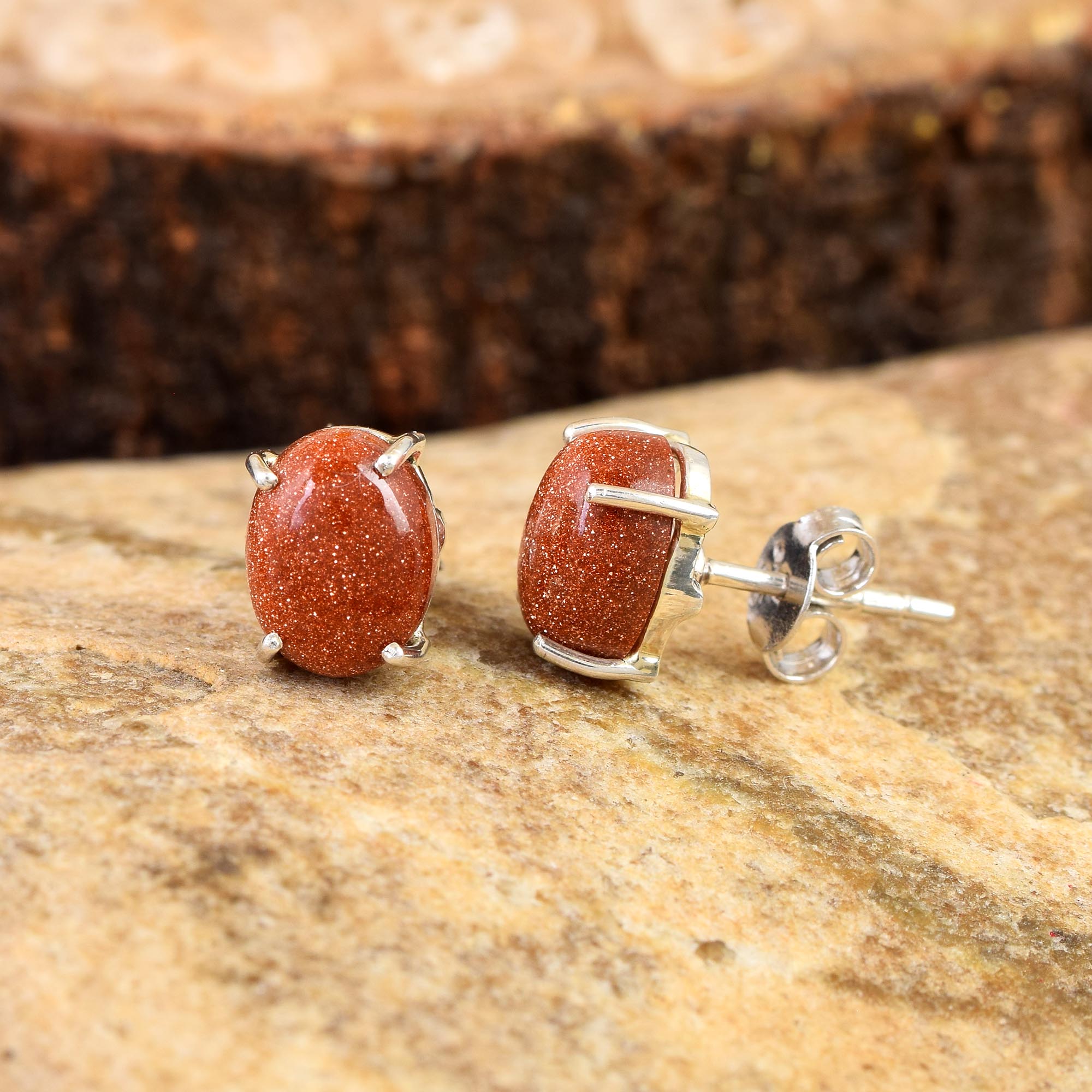 Goldstone Prongs Studs Earring
