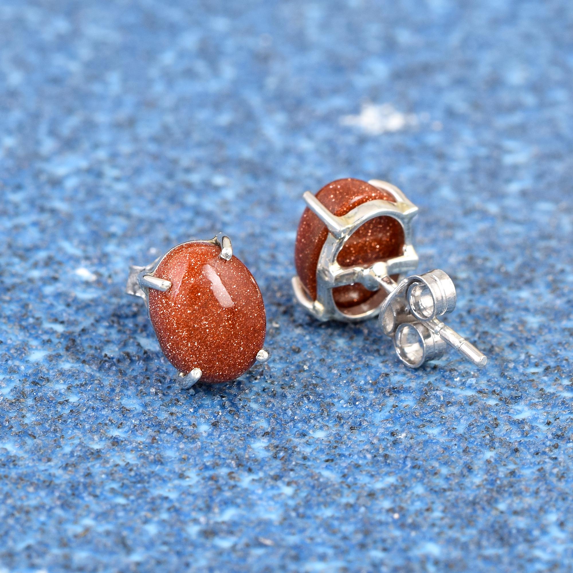 Goldstone Prongs Studs Earring